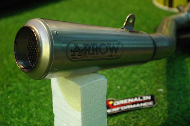 ท่อ Arrow half system Titanium Slip-on สำหรับ MT-10 2016 ขึ้นไป (For Exhibition only)
