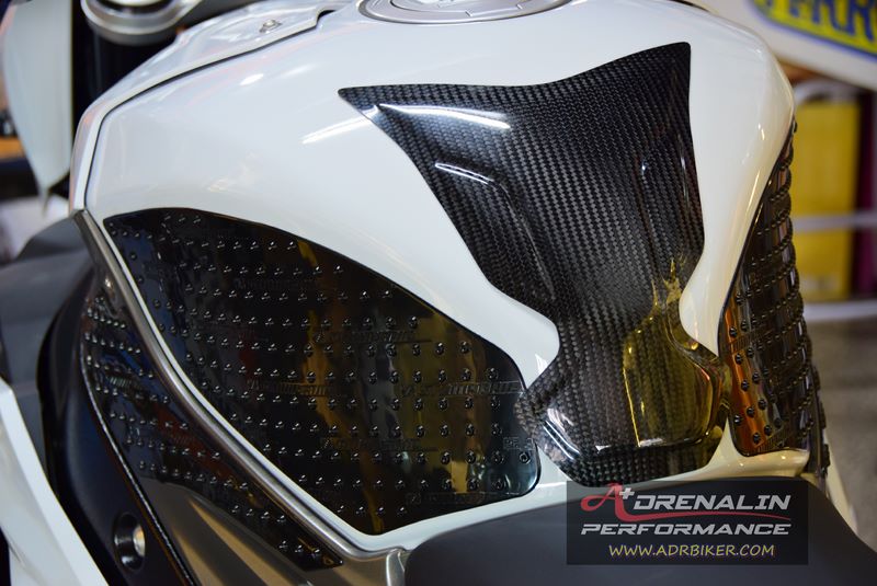 แผ่นติดข้างถังกันลื่น StompGrip สำหรับ S1000R