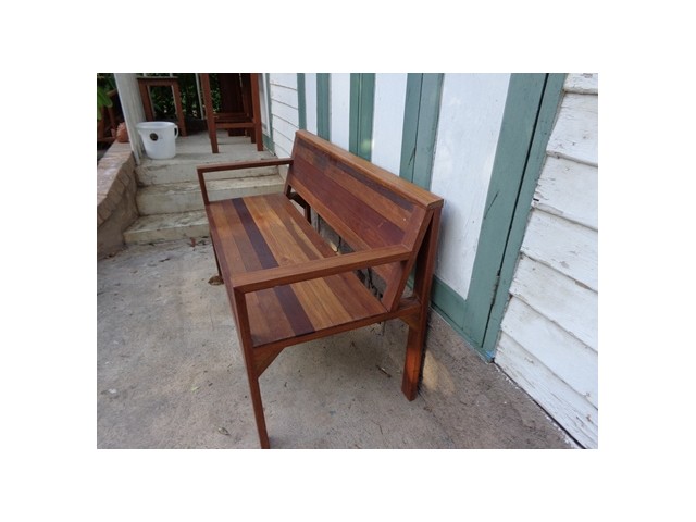 ม้านั่งสนาม สำหรับนั่งเล่นในสวน "ม้านั่งโรงอาหาร"