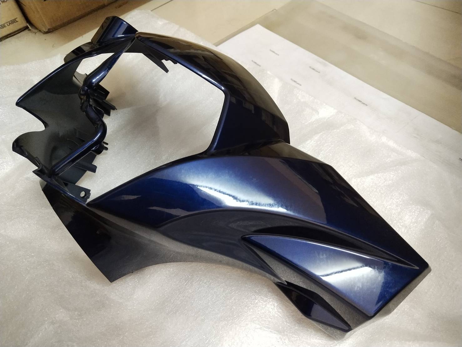 ฝาครอบไฟหน้าสีน้ำเงินเข้ม เดือยล็อคสั้น (ดิสเบรค) SPARK115I อะไหล่แท้ YAMAHA 1FC-F6143-01-P2