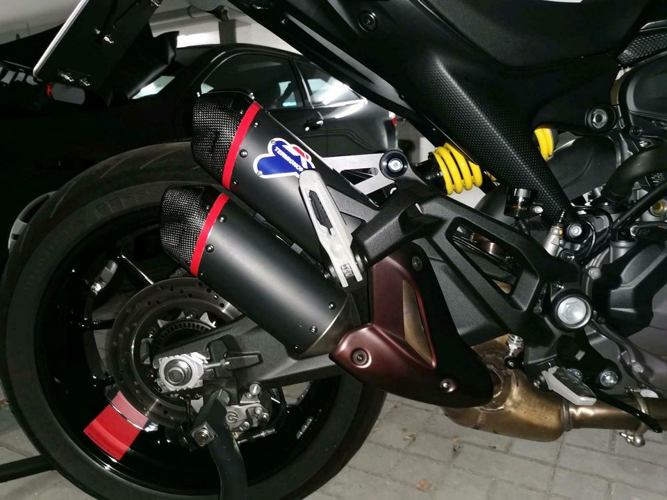 ท่อคู่ termignoni สำหรับ Monster 937 ducati performance ท่อดำปากคาร์บอน เฉพาะปลาย (For Exhibition only)