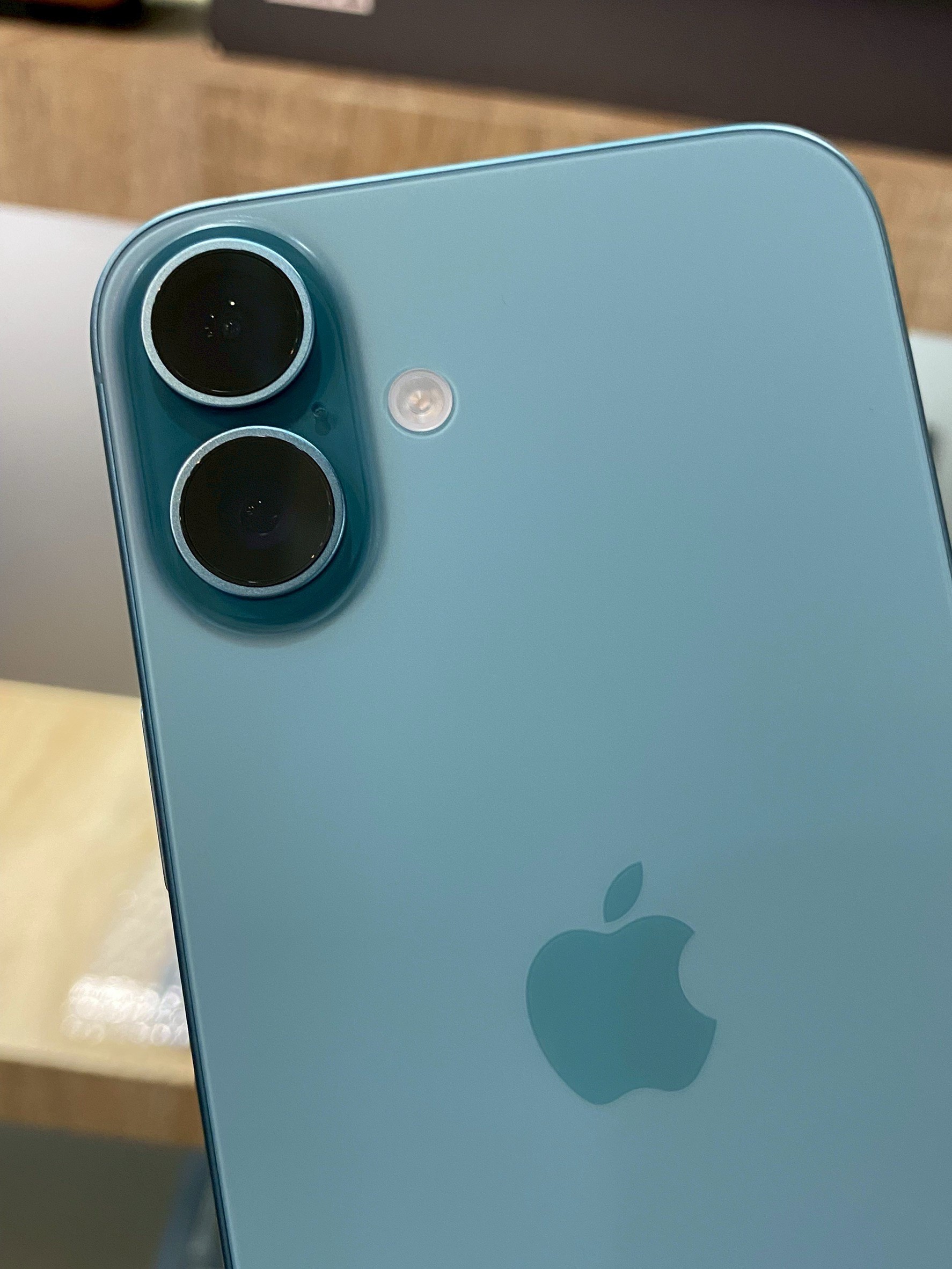 iPhone 16 Plus 128GB Teal