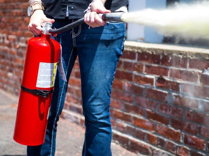 เครื่องดับเพลิงเคมีแห้ง 10/15 ปอนด์ แดง อิมพีเรียล