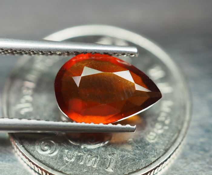เฮสโซไนต์โกเมน (Hessonite) 1.90 กะรัต