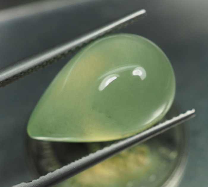 พรีไนท์ (Prehnite) 11.95 กะรัต
