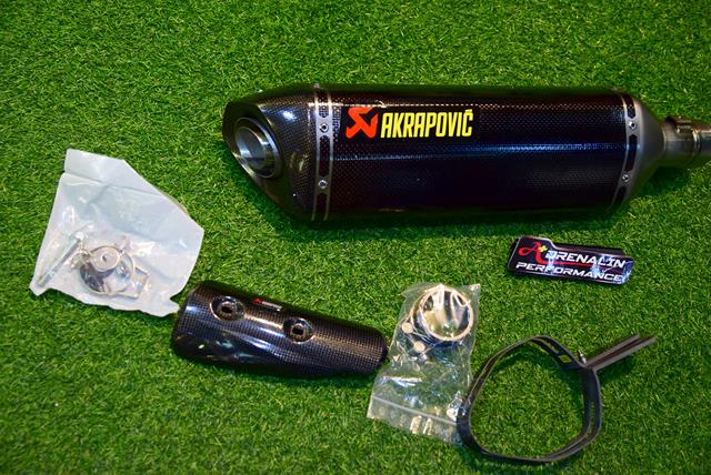 ท่อ Akrapovic Slip-On ( CARBON ) สำหรับ GSX-R1000 2017+ (For Exhibition only)