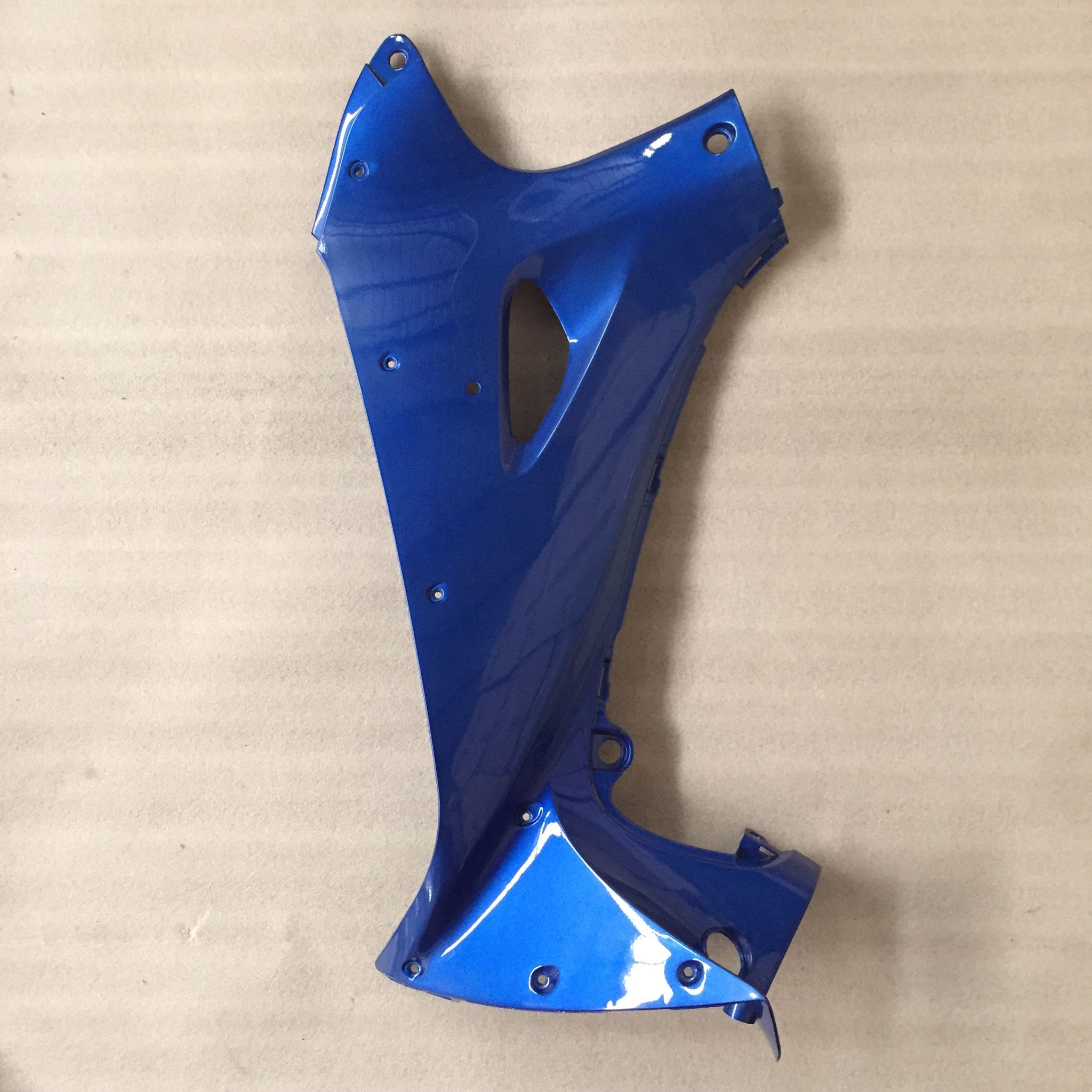 คอนโซลข้าง (บังลมใน) R/L สีน้ำเงิน B325 สำหรับรุ่น WAVE125 (กุญแจเล็ก รูกลม) อะไหล่เทียบ NCA (นำเจริญ) 1309HW125325 รหัสเทียบ : ซ้าย64450-KPH-900ZG/ขวา64400-KPH-900ZG