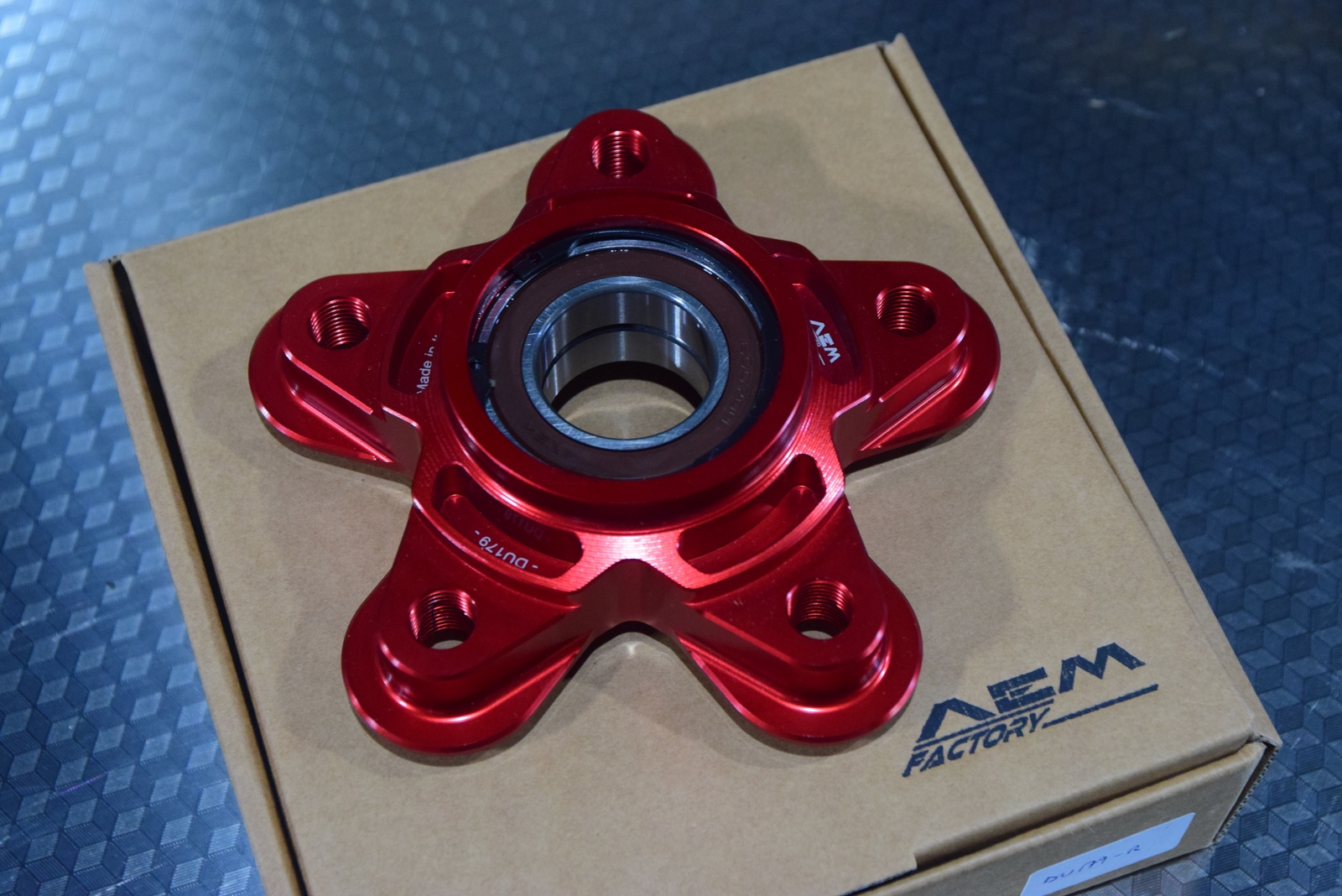 แคริเออร์ AEM สำหรับ Panigale 899