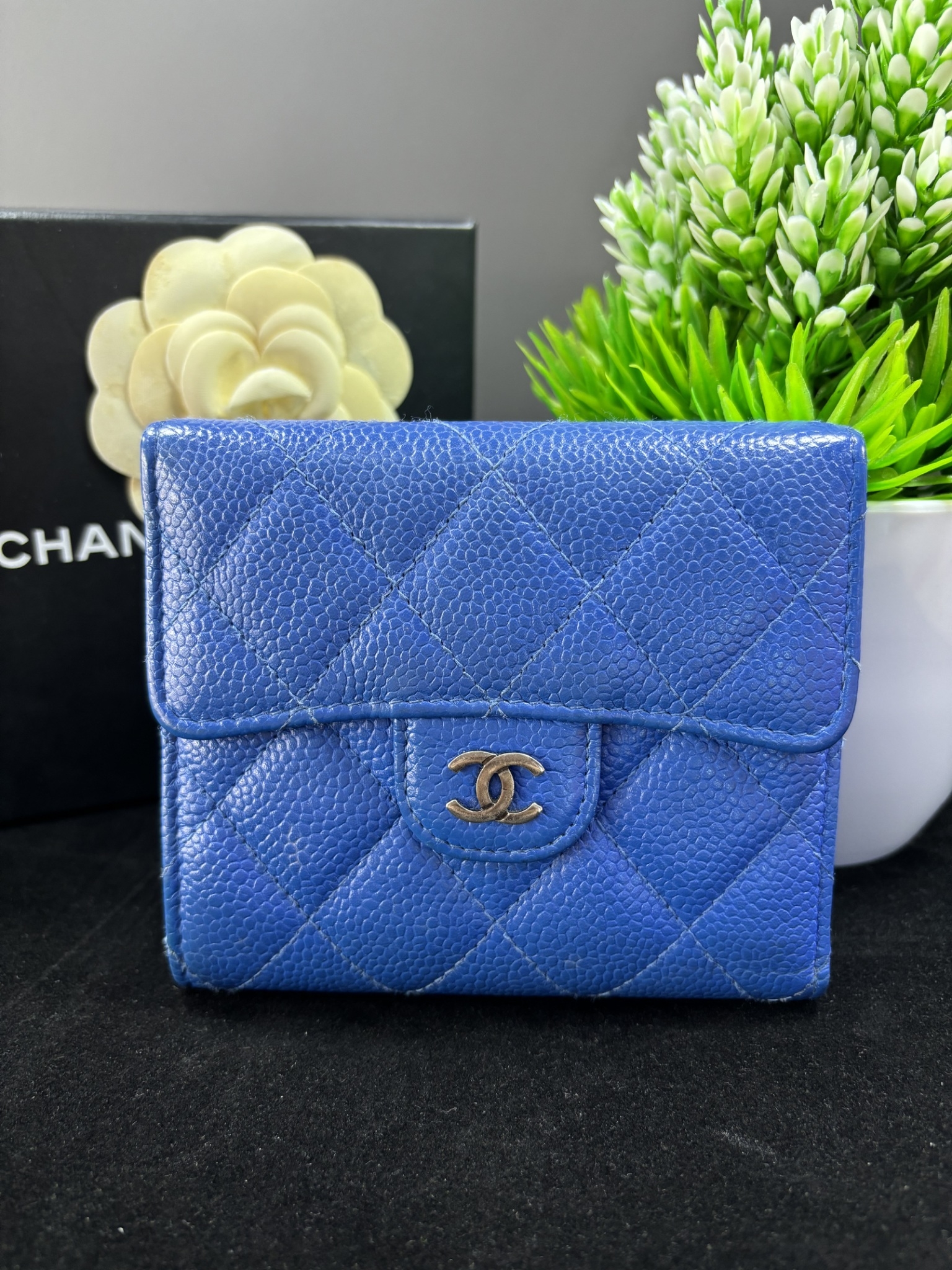 กระเป๋าสตางค์ Chanel Tri-Fold Wallet