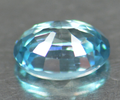 เพทายสีฟ้าน้ำทะเล (Zircon) 1.35 กะรัต