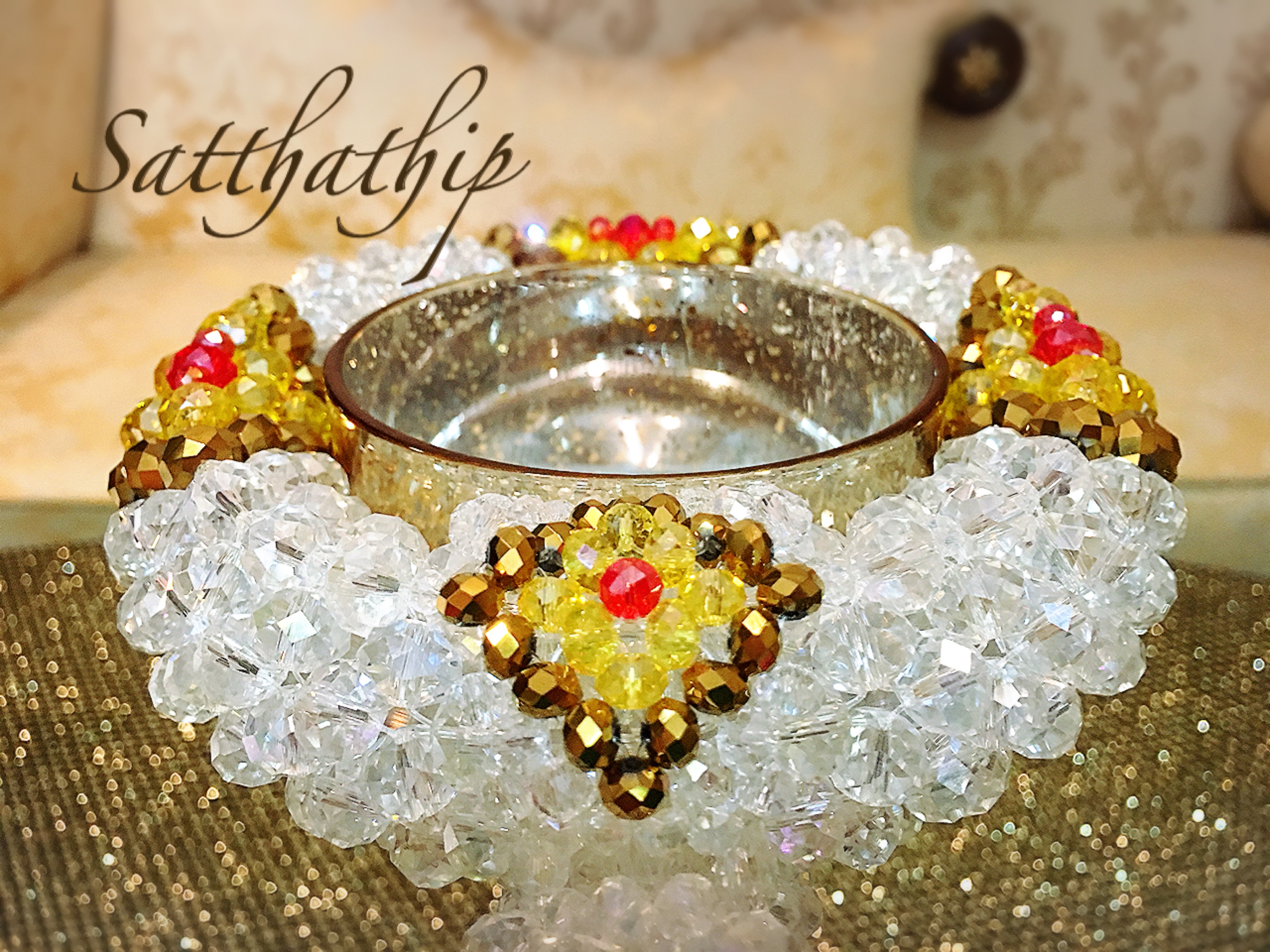 พวงมาลัยคริสตัล สีน้ำตาลทอง - Crystal Garland