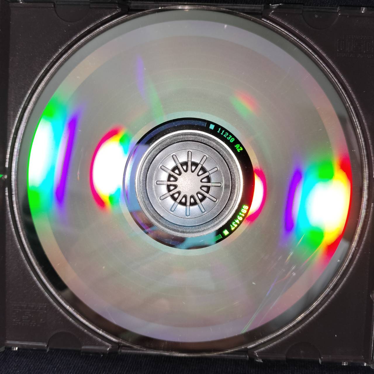 The Rippingtons Featuring Russ Freeman – Tourist In Paradise / USA / ปกมีจุดเหลือง / มีรอยบ้าง