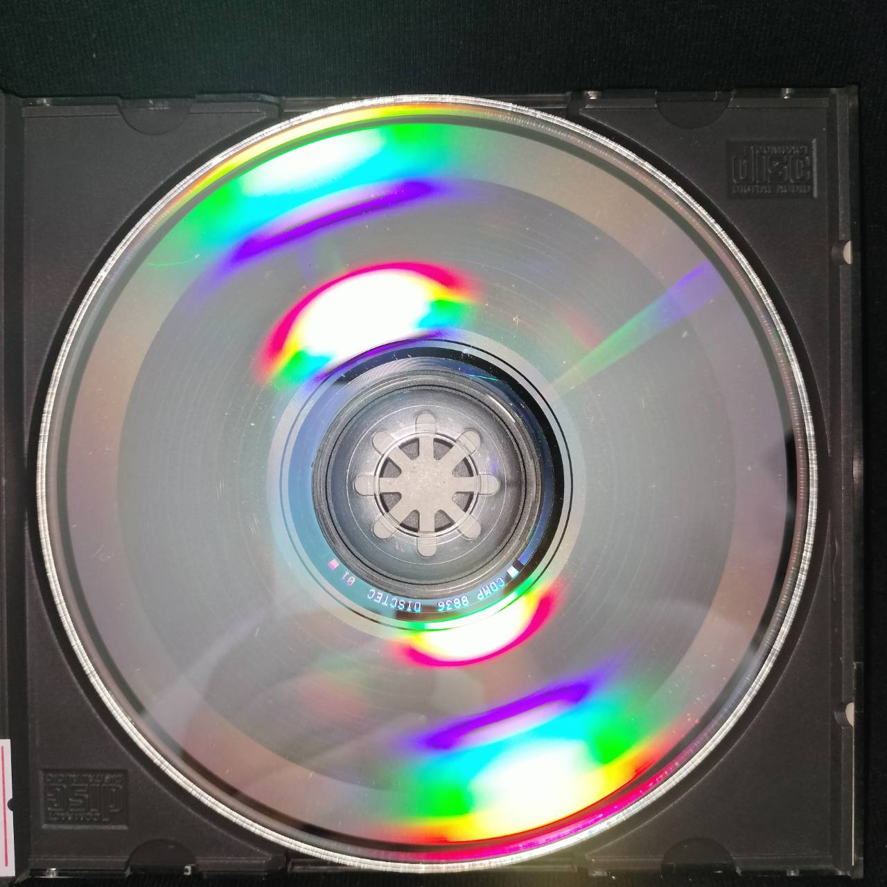 The Kinks – Kinks Part One (Lola Versus Powerman And The Moneygoround) / ไม่ระบุ / ปกมีจุดเหลือง / แผ่นดี