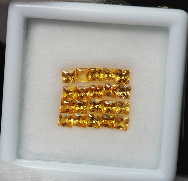 บุษราคัม( Yellow Sapphire) 1.50 กะรัต 20 ชิ้น