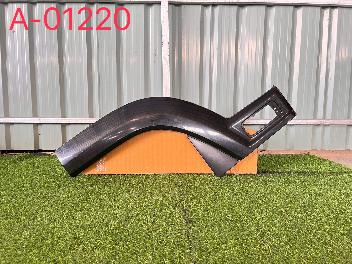 พลาสติกกาบประตู R Isuzu DECA360