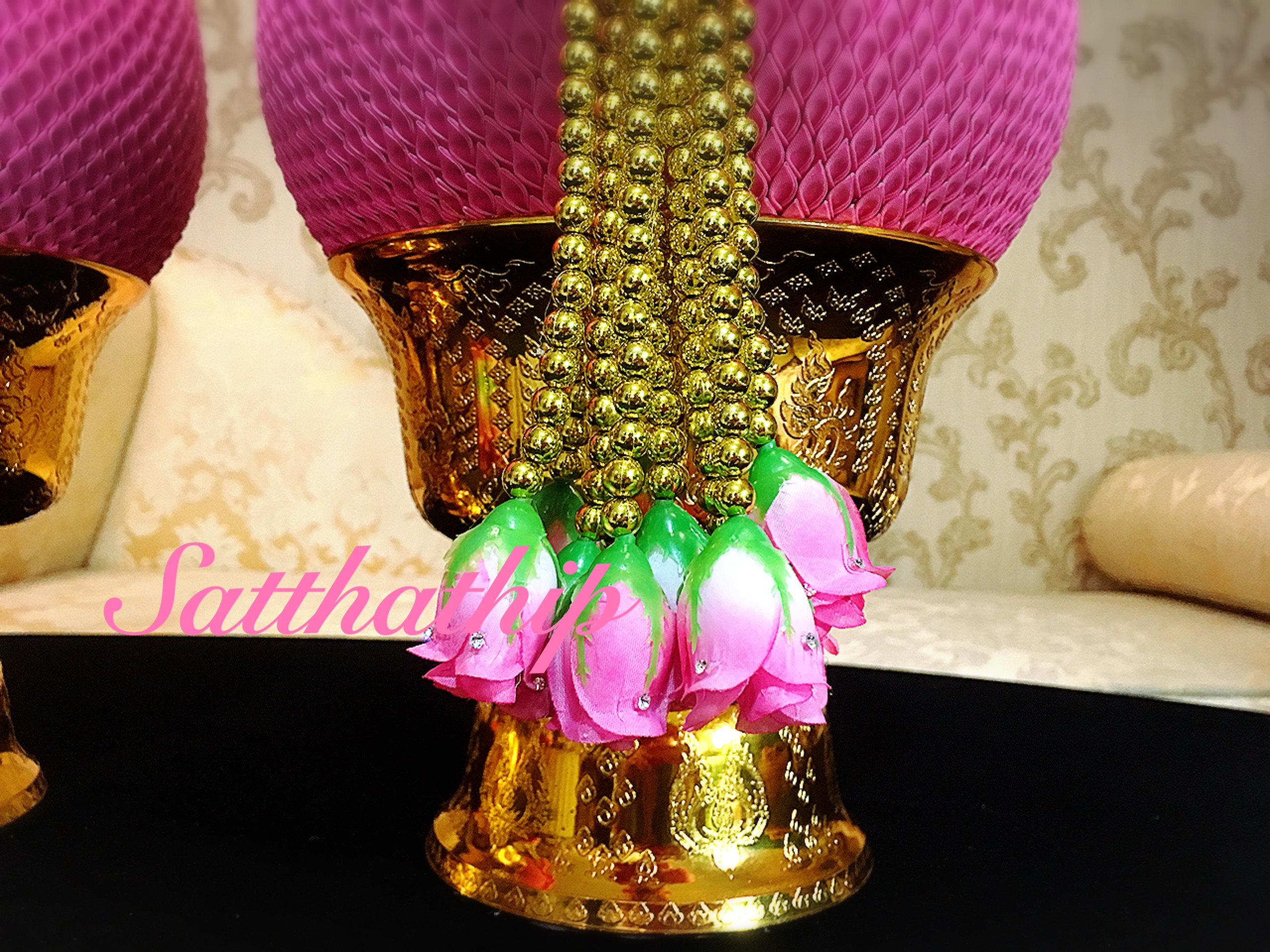 พานพุ่มผ้า สีชมพู ประดับคริสตัล - พานพุ่ม สีชมพู ประดับคริสตัล - พานพุ่มสักการะ สีชมพู ประดับคริสตัล - Phan bush