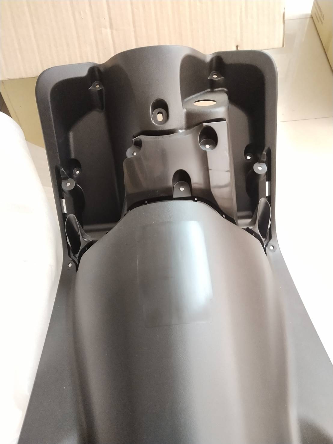 บังลมตัวใน MIO AMORE ปี2009 อะไหล่แท้ YAMAHA 5VV-F8312-10 รหัสทดแทน 5VV-F8312-11