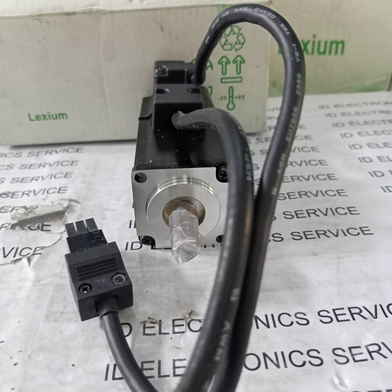 BCH0401O12A1C Schneider SERVO MOTOR