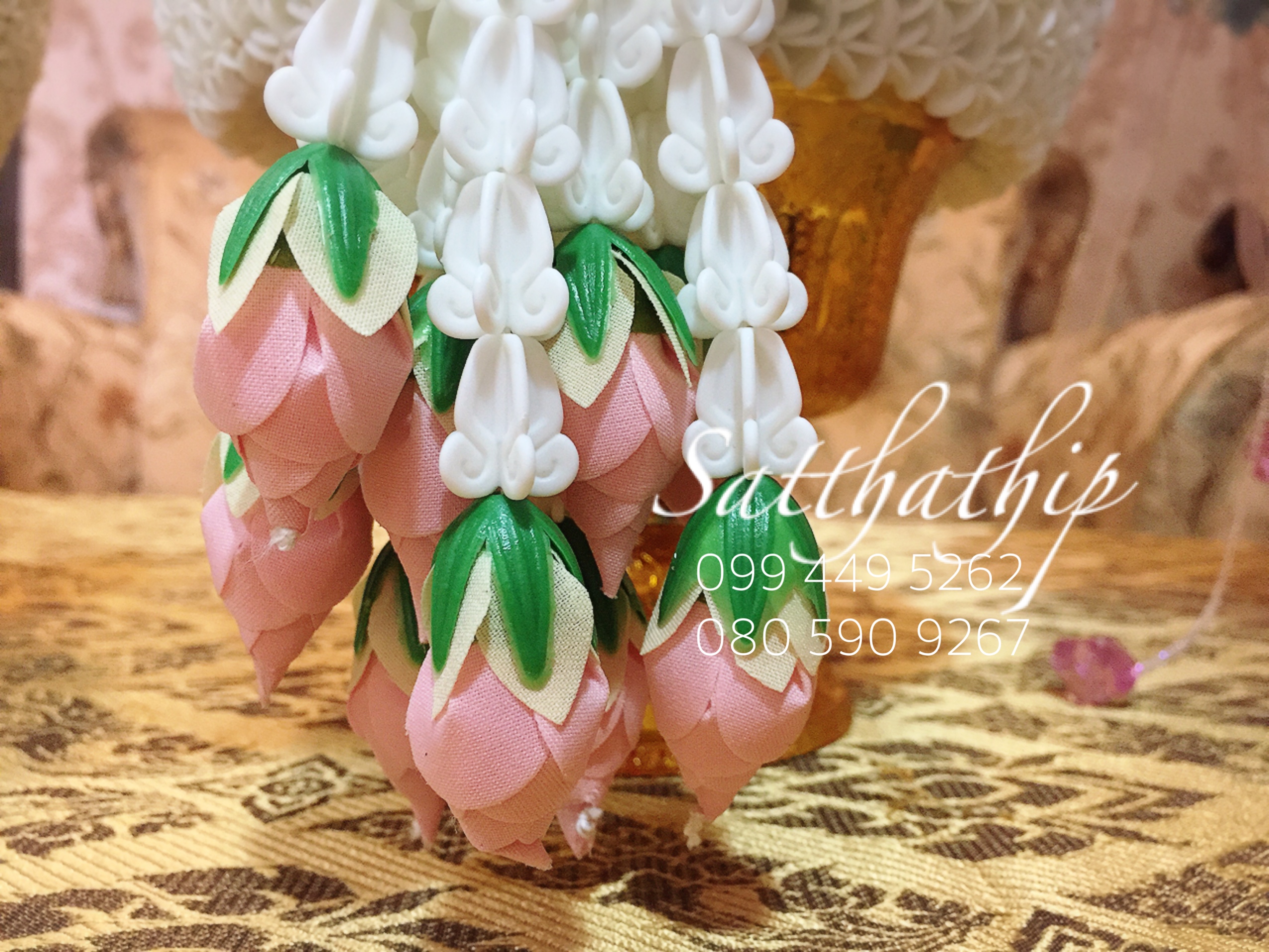 พานพุ่ม - พานพุ่มสักการะ - พานพุ่มดอกรัก - พานพุ่มดอกรักประดิษฐ์ (พลาสติก) - พานพุ่มสีขาว - Panpum