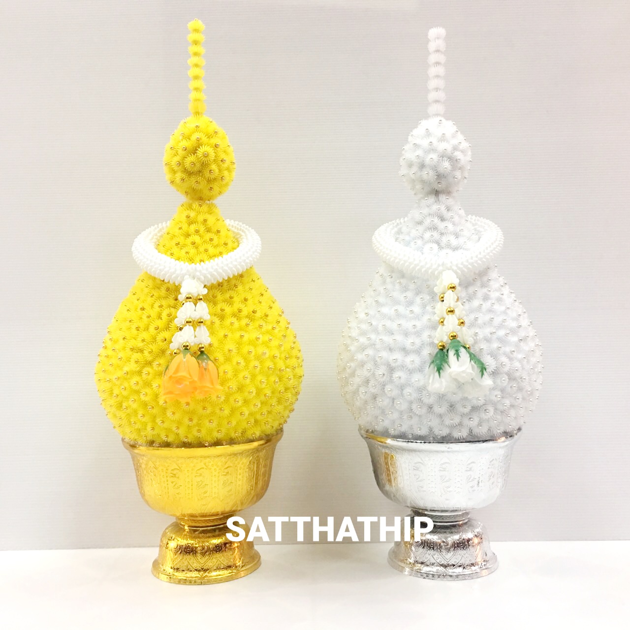 พานพุ่มดอกบานไม่รู้โรยประดิษฐ์ [8 นิ้ว/ 3,300บาท/คู่]