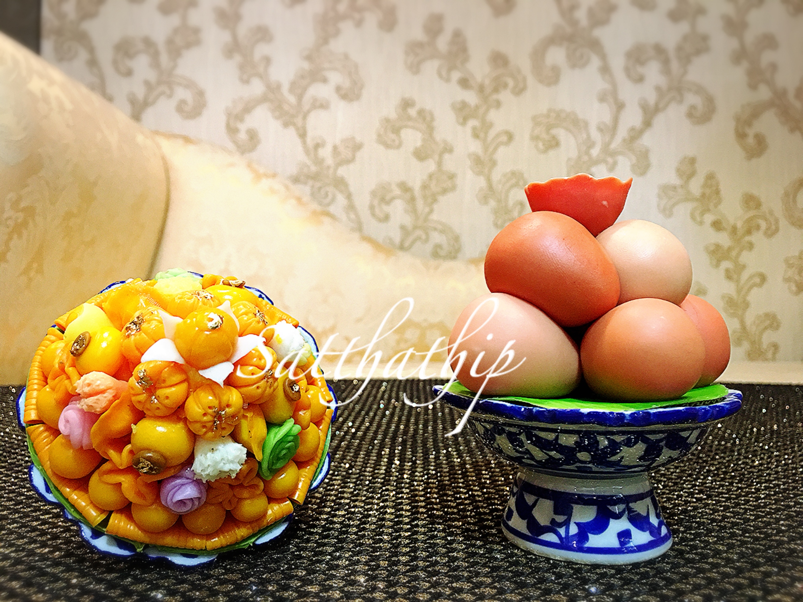 ชุดพานขนมไทย 9 อย่าง และไข่ต้ม ประดิษฐ์จากดิน