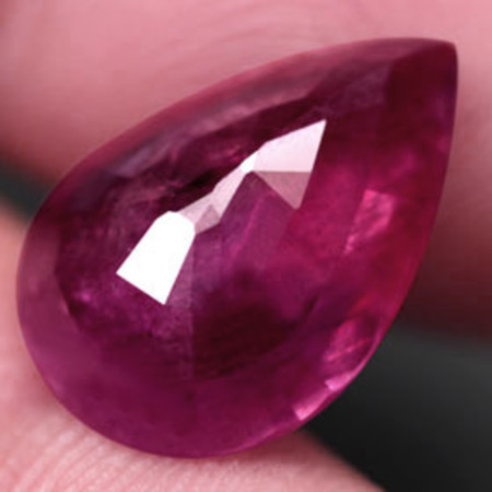 พลอยทับทิม (Ruby) 8.20 กะรัตสีชมพูอมม่วง