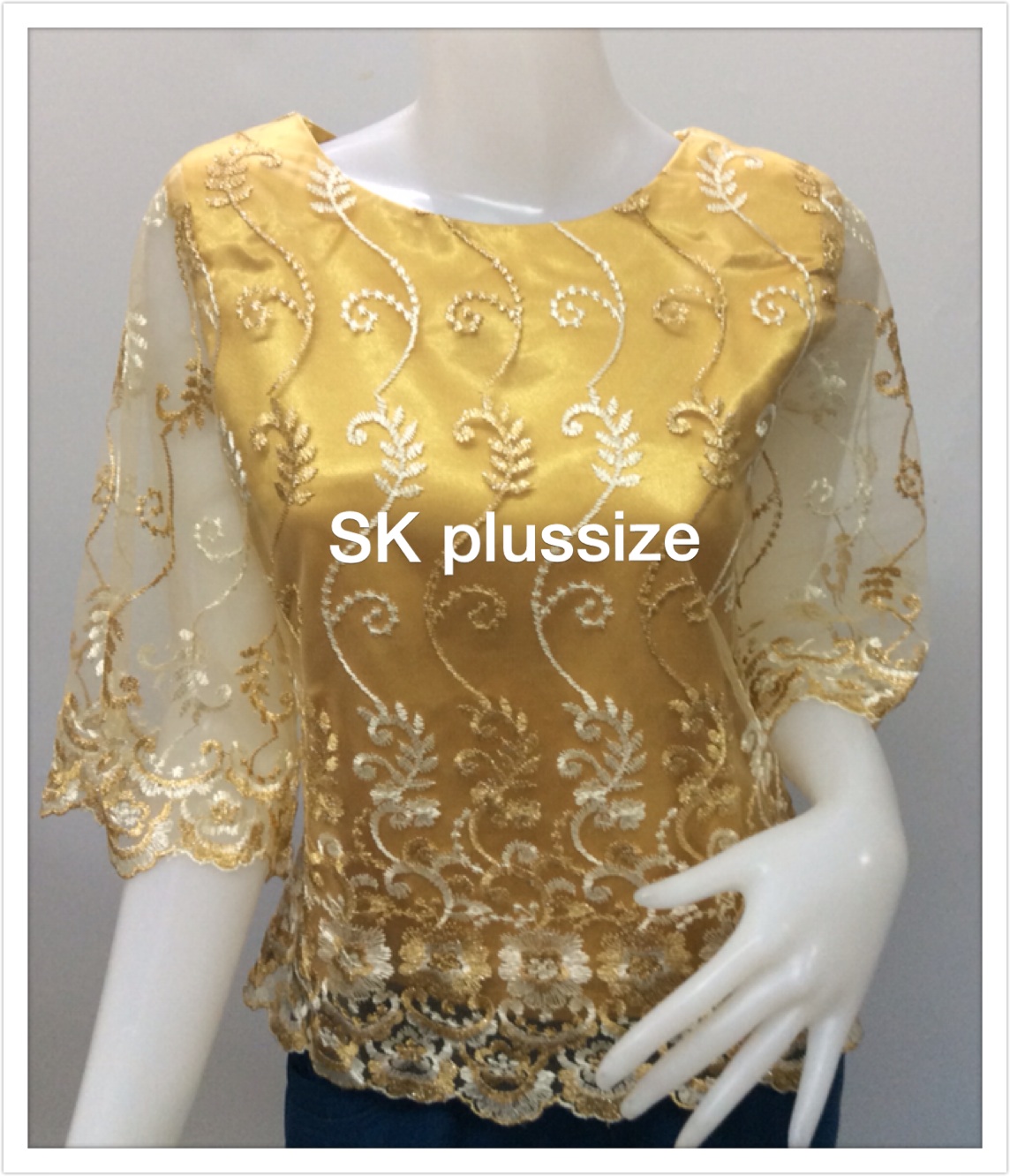 เสื้อลูกไม้บุหงา สีทอง คอปาด แขน 3 ส่วน รอบอก 36 นิ้ว