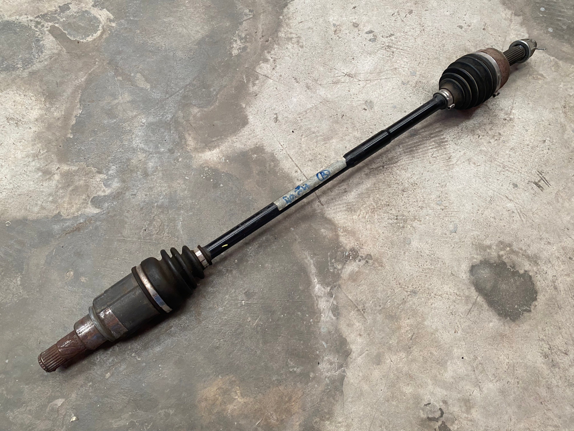 เพลาขับหน้า R เกียร์ธรรมดา Nissan Almera 2012-2017