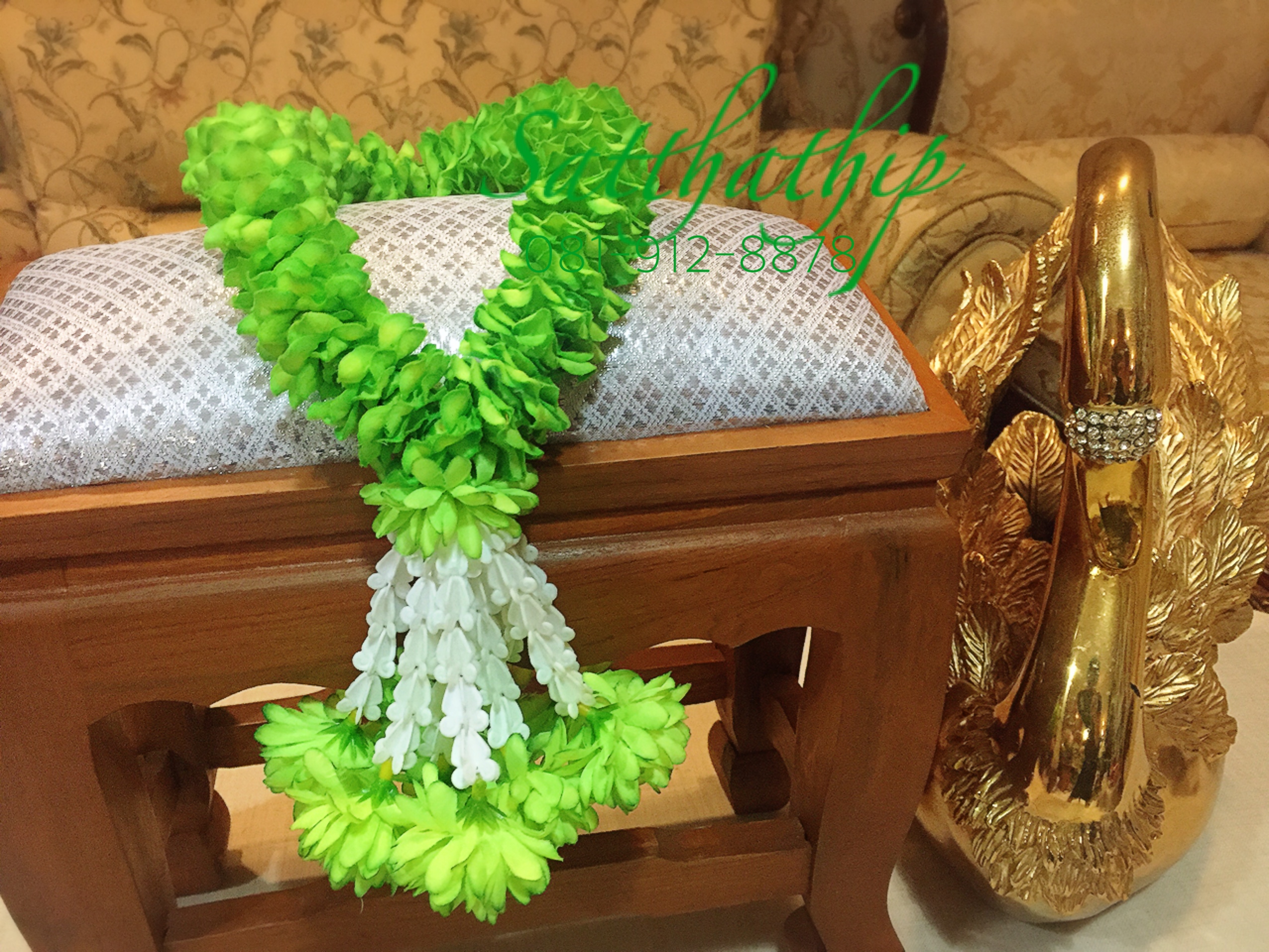พวงมาลัยผ้า ดอกกุหลาบ สีเขียว - พวงมาลัยผ้า - Fabric garland - Rose garland