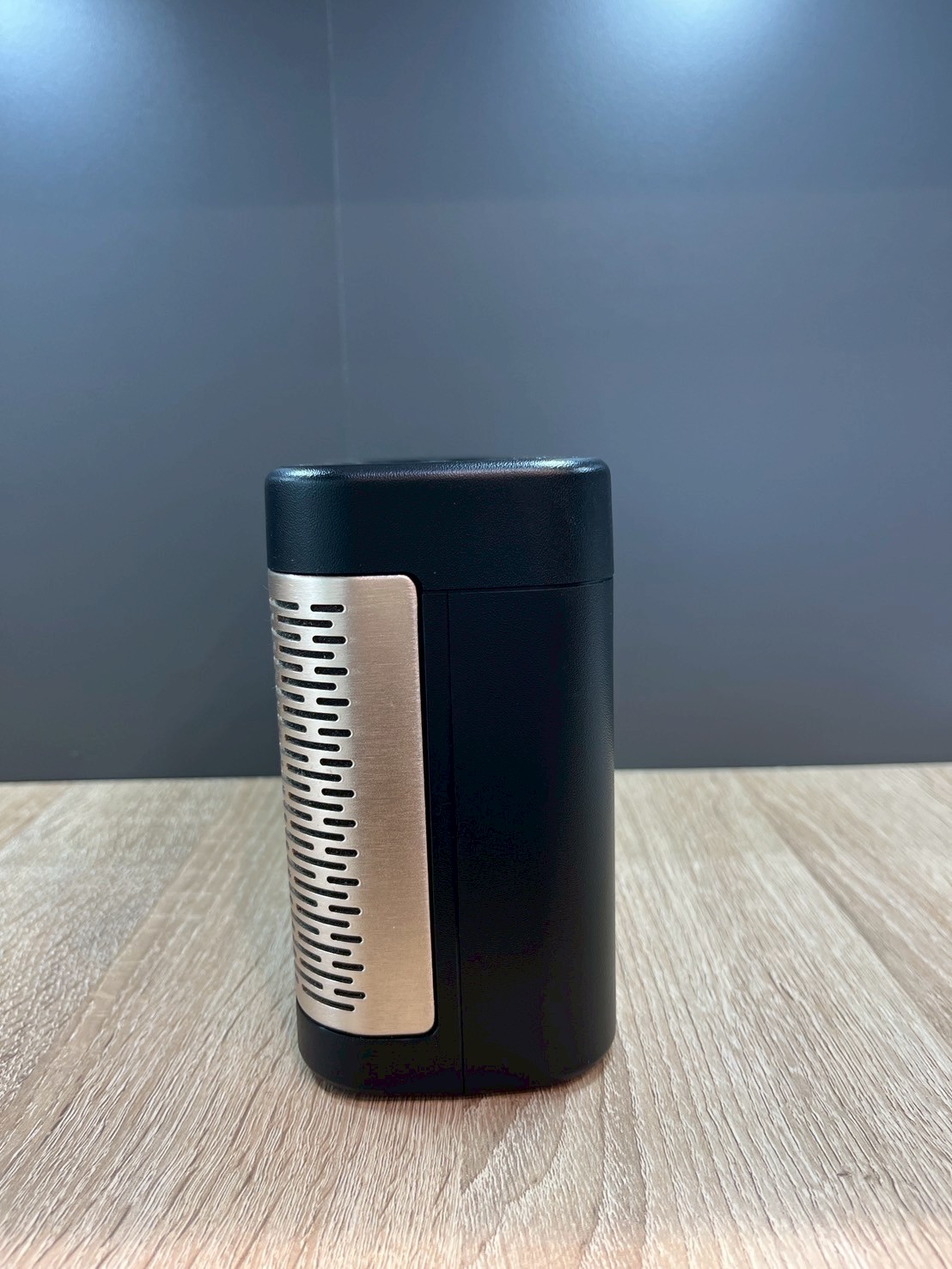 Fender Newport 2 Black/Gold