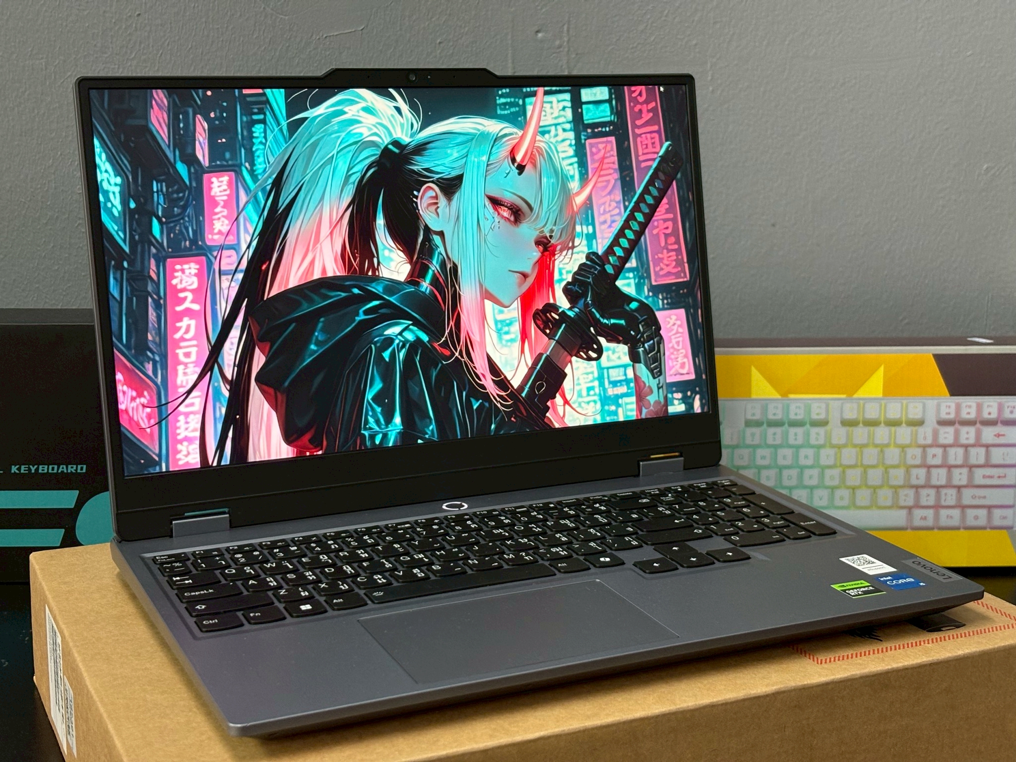 Lenovo LOQ 15IAX9 83GS001GTA Luna Grey