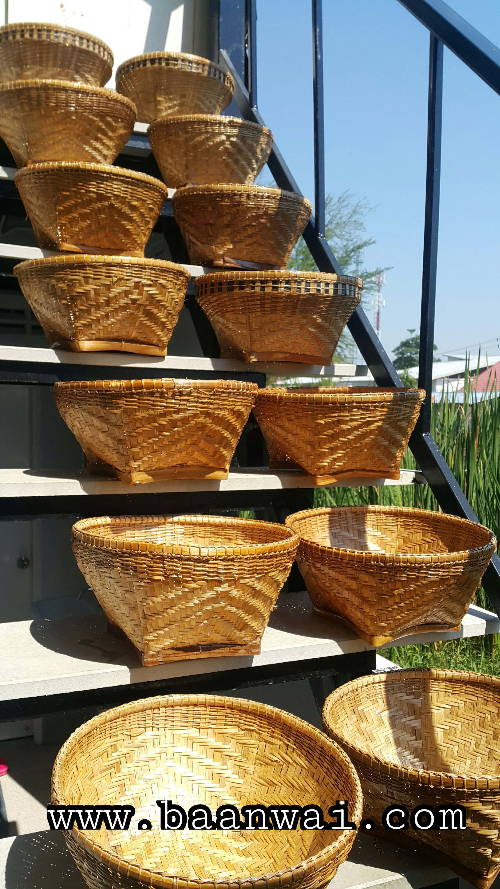 หาบใส่เหรียญโปรยทาน หาบกระจาด หาบกระบุง