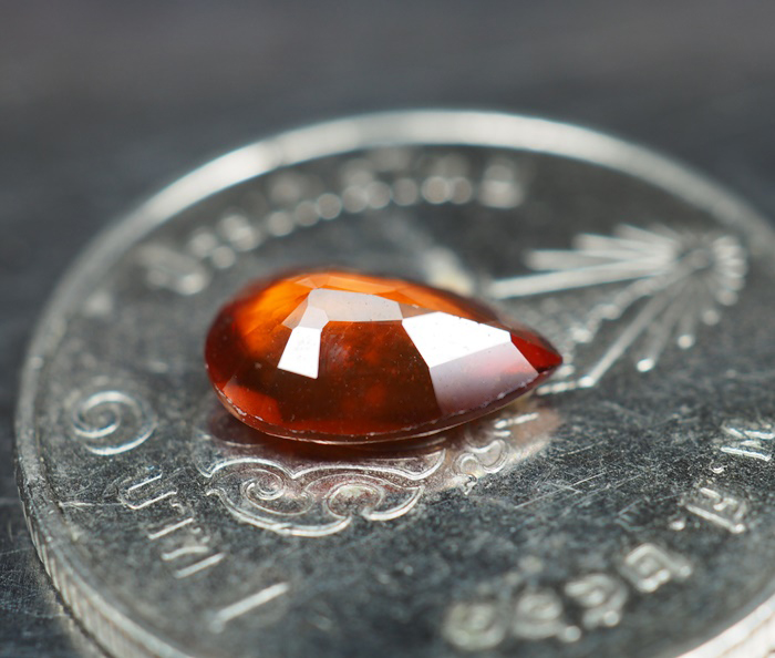 เฮสโซไนต์โกเมน (Hessonite) 0.95 กะรัต