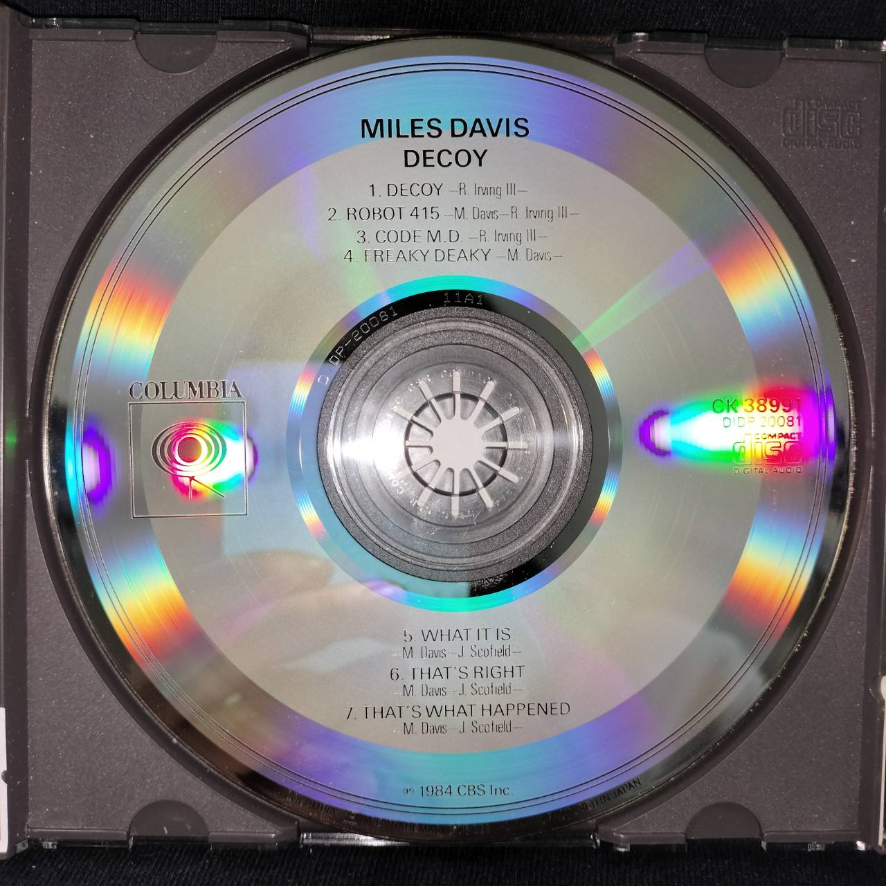 Miles Davis – Decoy / JAPAN / ปกในมีจุดเหลือง / แผ่นดี