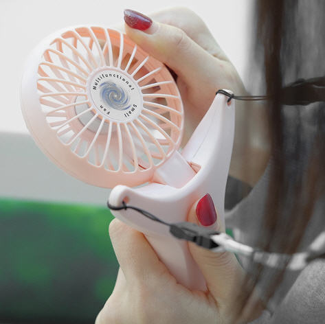 พัดลมห้อยคอ,พัดลมพกพา