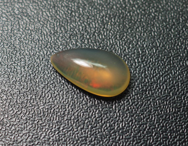 โอปอลหลากสี (Opal) 1.45 กะรัต