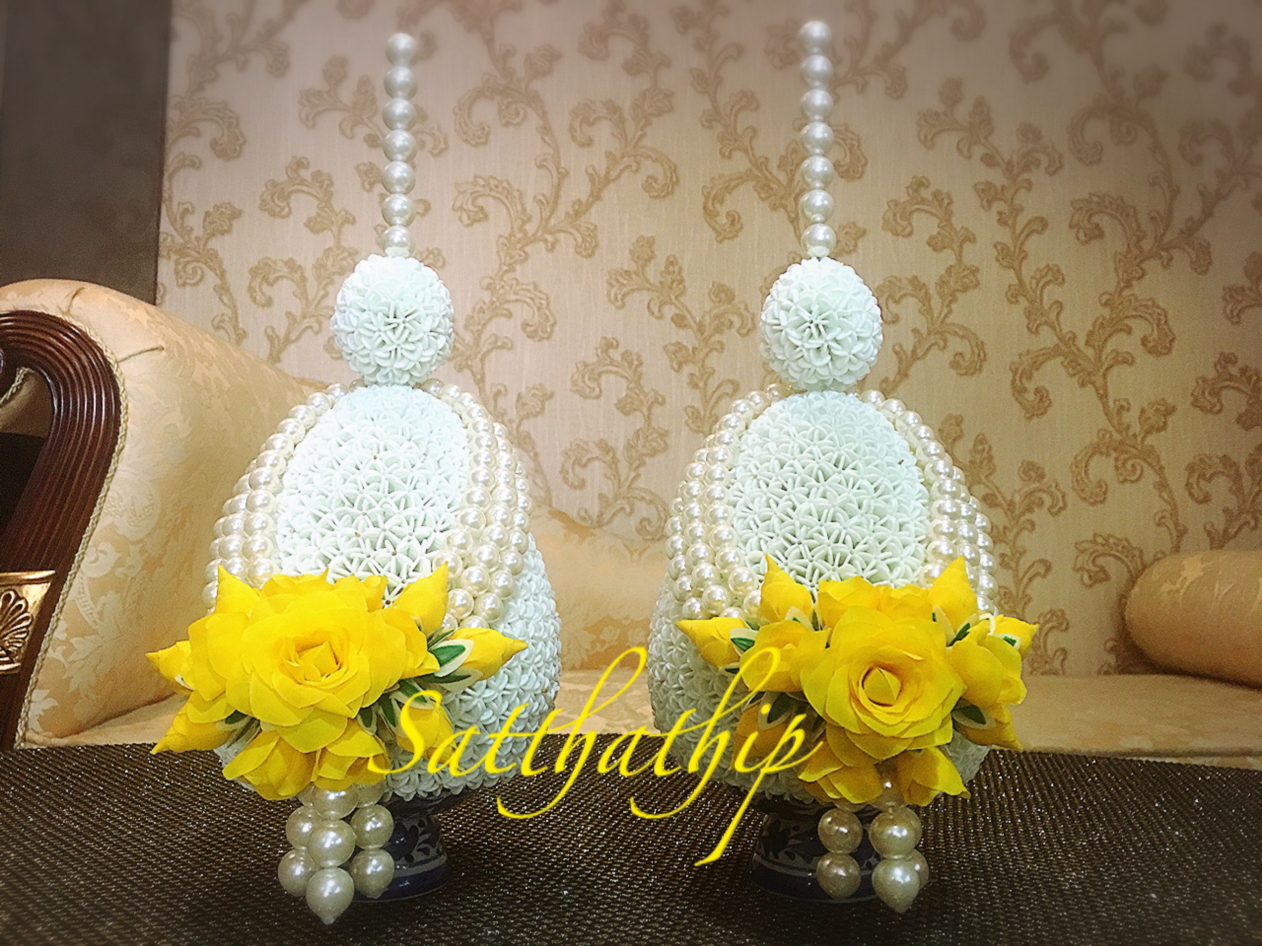 พานพุ่ม - พานพุ่มสักการะ - พานพุ่มดอกรัก - พานพุ่มดอกรักประดิษฐ์ (พลาสติก) - พานพุ่มสีขาว - Panpum