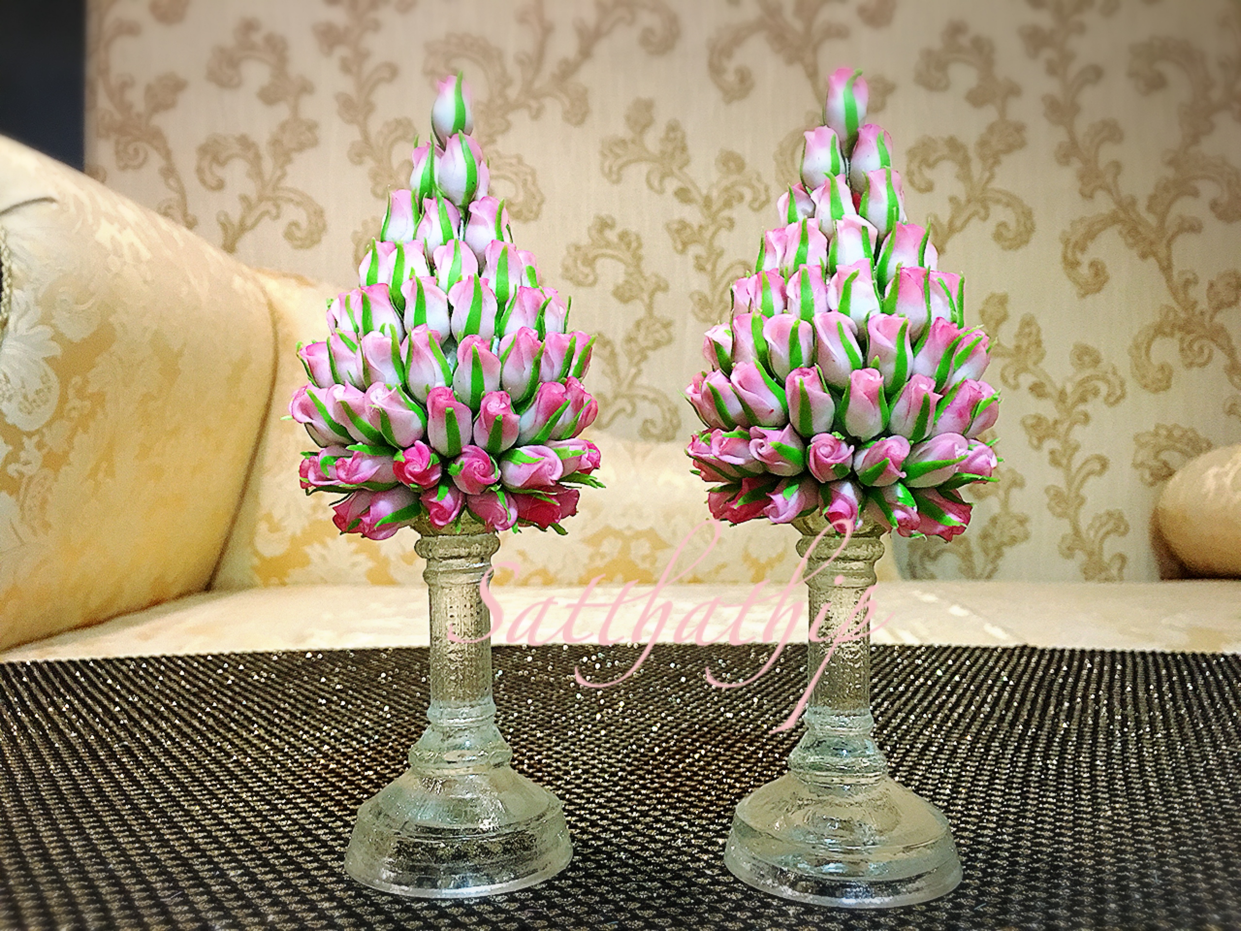 พานพุ่มดอกกุหลาบ ประดิษฐ์จากดิน [3 นิ้ว 1,250 บาท/คู่]