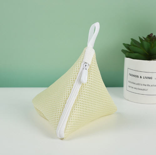 กระเป๋าผ้าใส่เศษเหรียญ,กระเป๋า