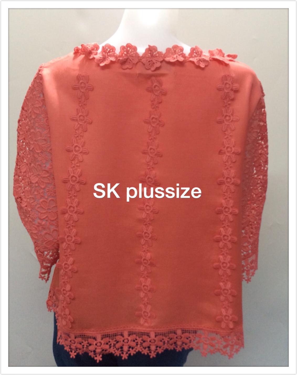 เสื้อลินินแต่งลูกไม้ ทรงเอ สีส้ม รอบอก 42 นิ้ว