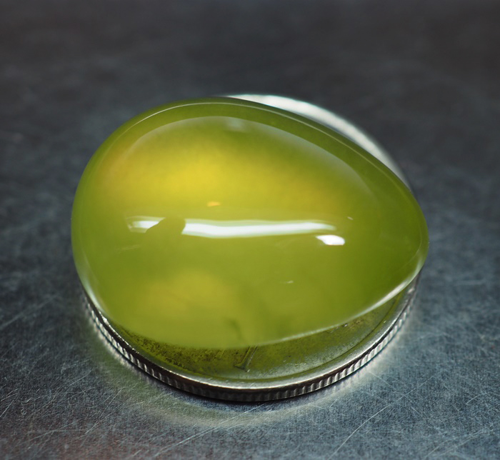 พรีไนท์ (Prehnite) 18.35 กะรัต