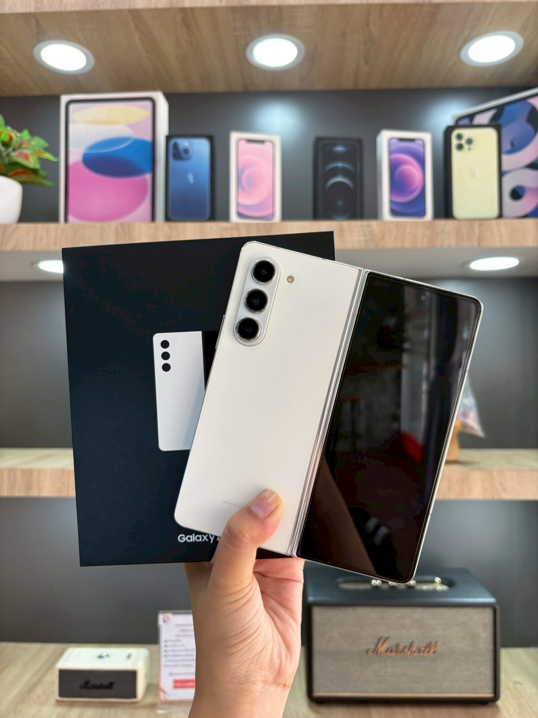 Samsung Galaxy Z Fold 5 12/256GB Cream - iT Money รับซื้อ ผ่อน ขาย