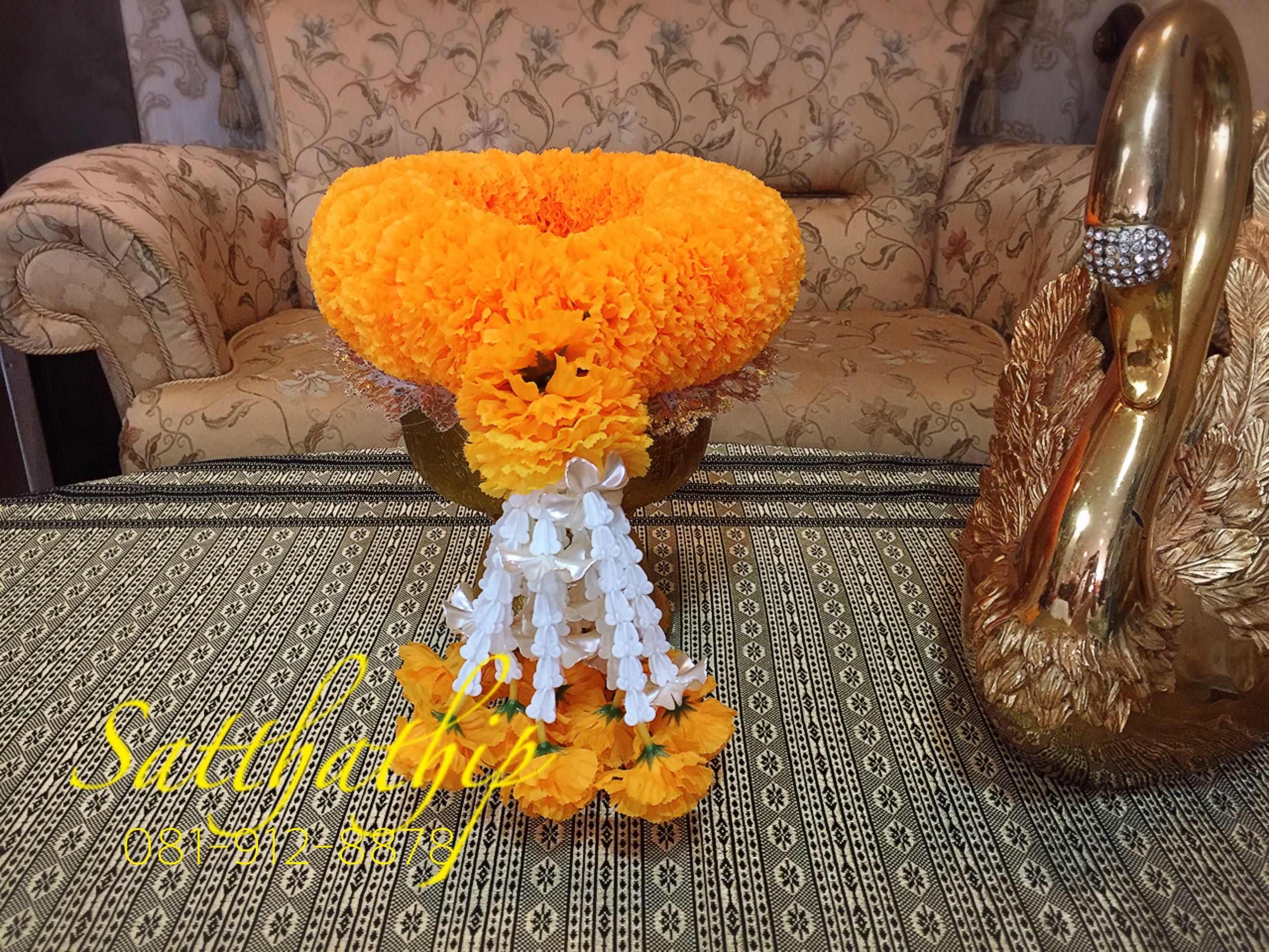 พวงมาลัยดอกดาวเรือง สีเหลืองส้ม - พวงมาลัยผ้า - Fabric garland - Marigold garland - Marigold mala