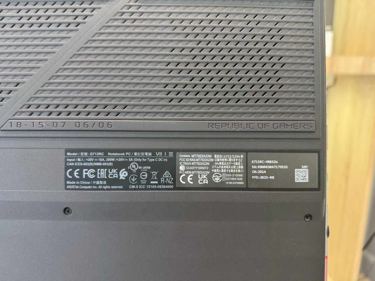 Asus ROG STRIX G17 G713RC-HX032W (ECLIPSE GRAY)