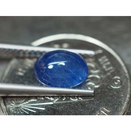 พลอยไพลินหลังเบี้ย (Sapphire) 2.45 กะรัต