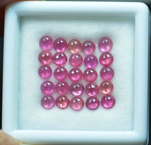 ทับทิมสีชมพู 8.55 กะรัต 25 ชิ้น 4 มิล