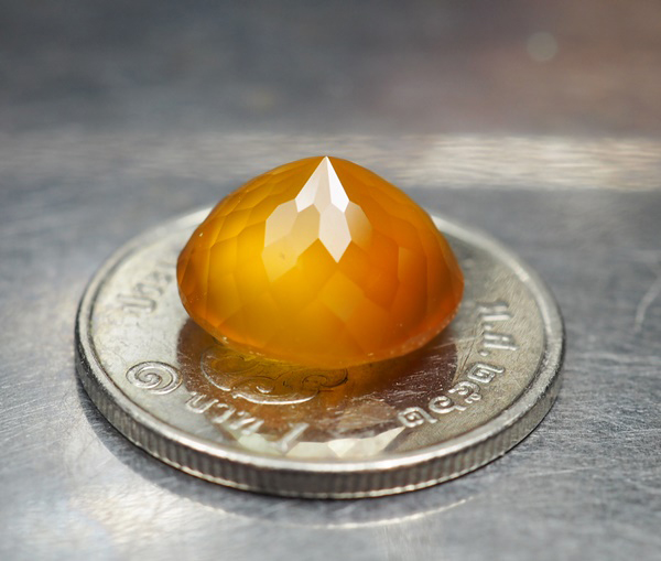 โอปอลสีเหลือง (Opal ) 5.30 กะรัต