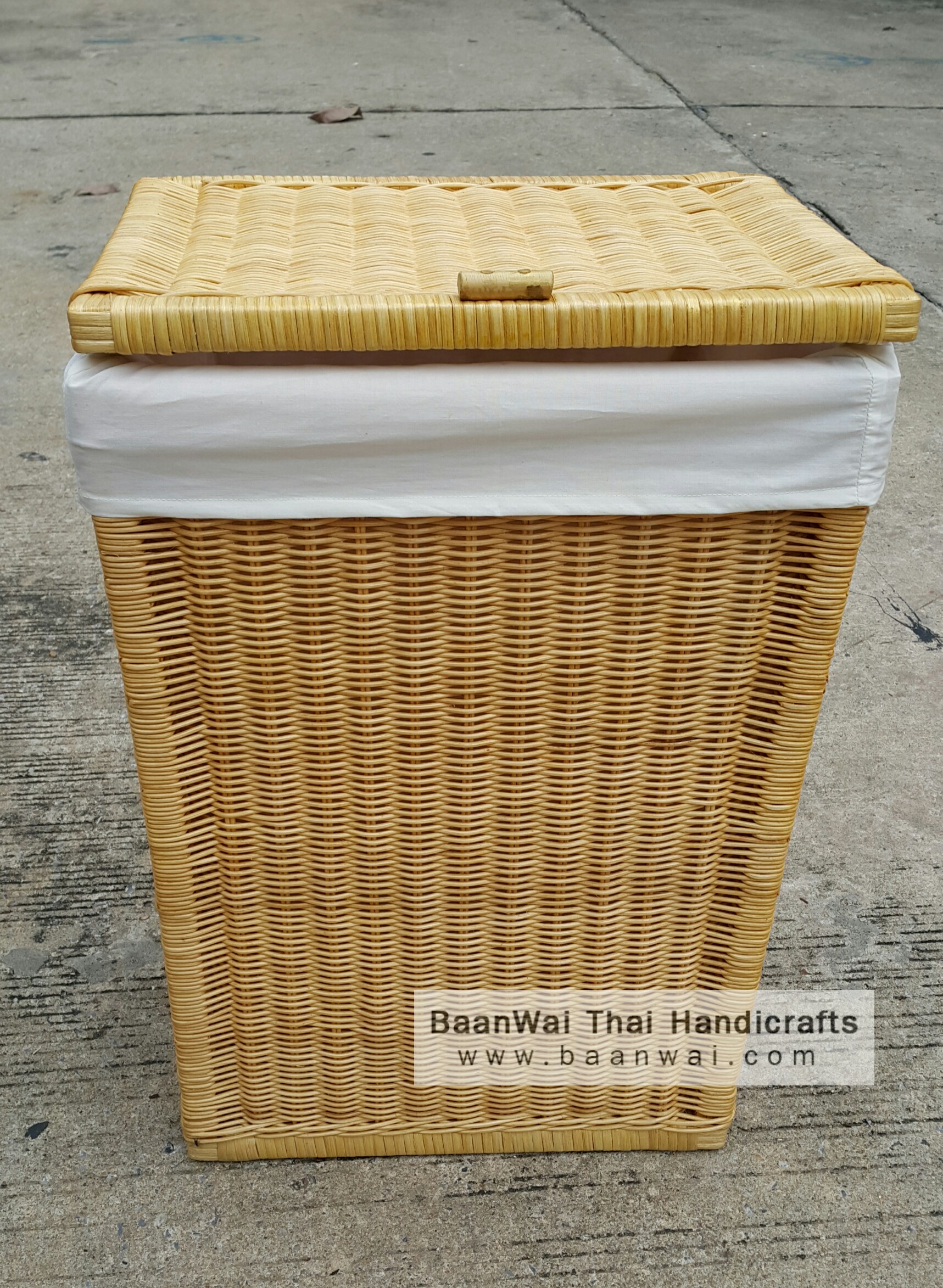 ตะกร้าผ้า หวายแท้ บุผ้า Size L : 37*40*55 cm