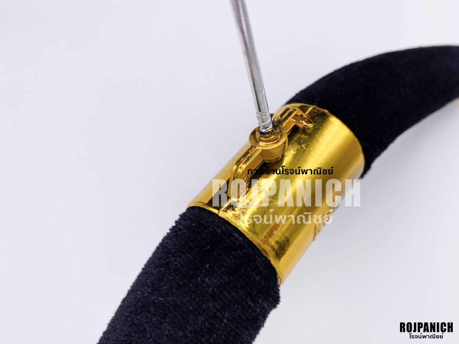 ไม้แขวนกำมะหยี่จุกทอง