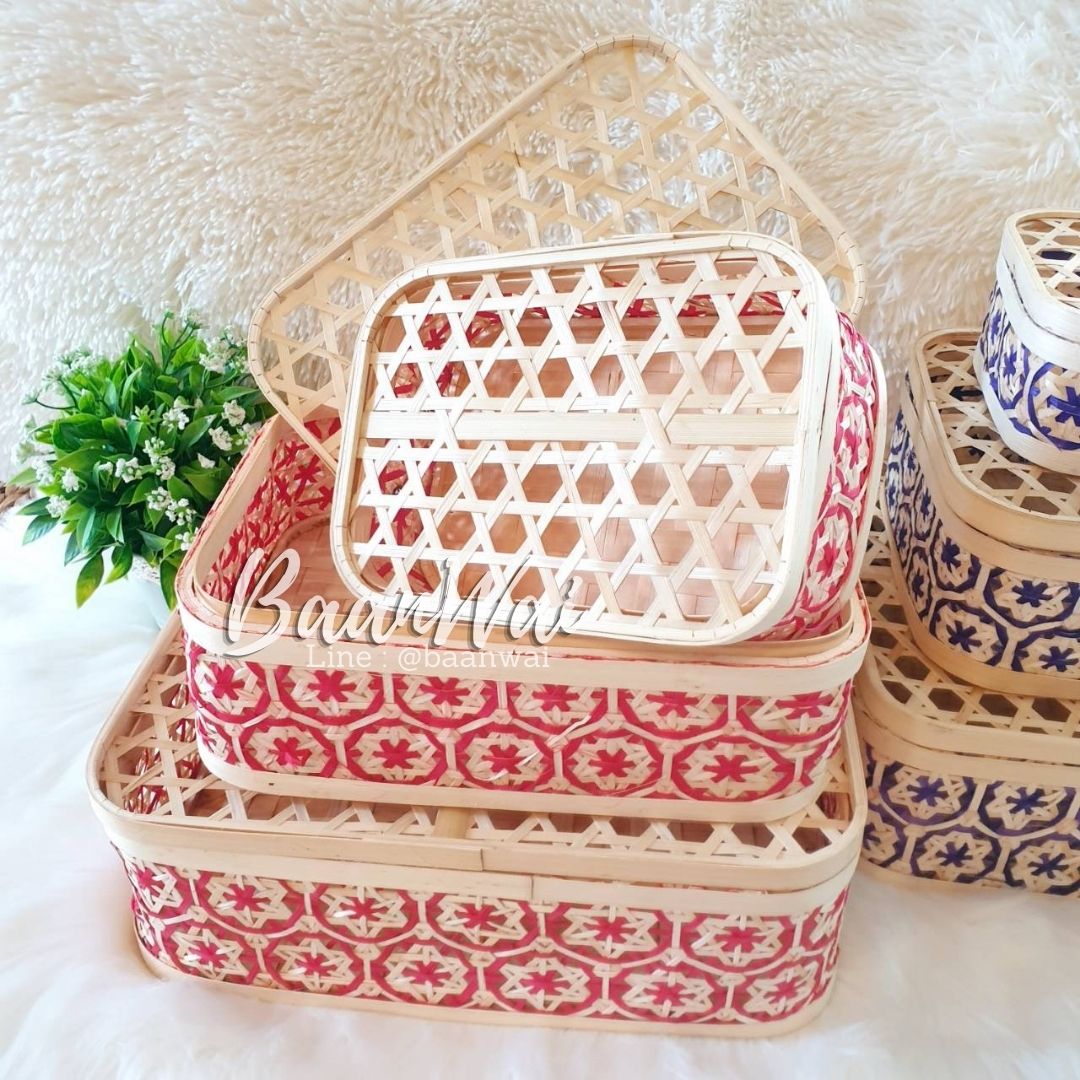 กล่องไม้ไผ่ลายพิกุล ฝาสานโปร่ง (สีม่วง)